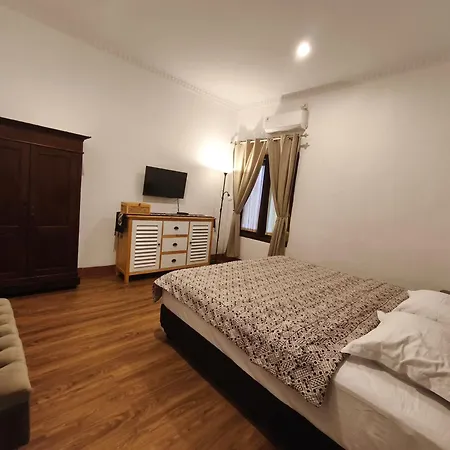 Bata Merah Guesthouse